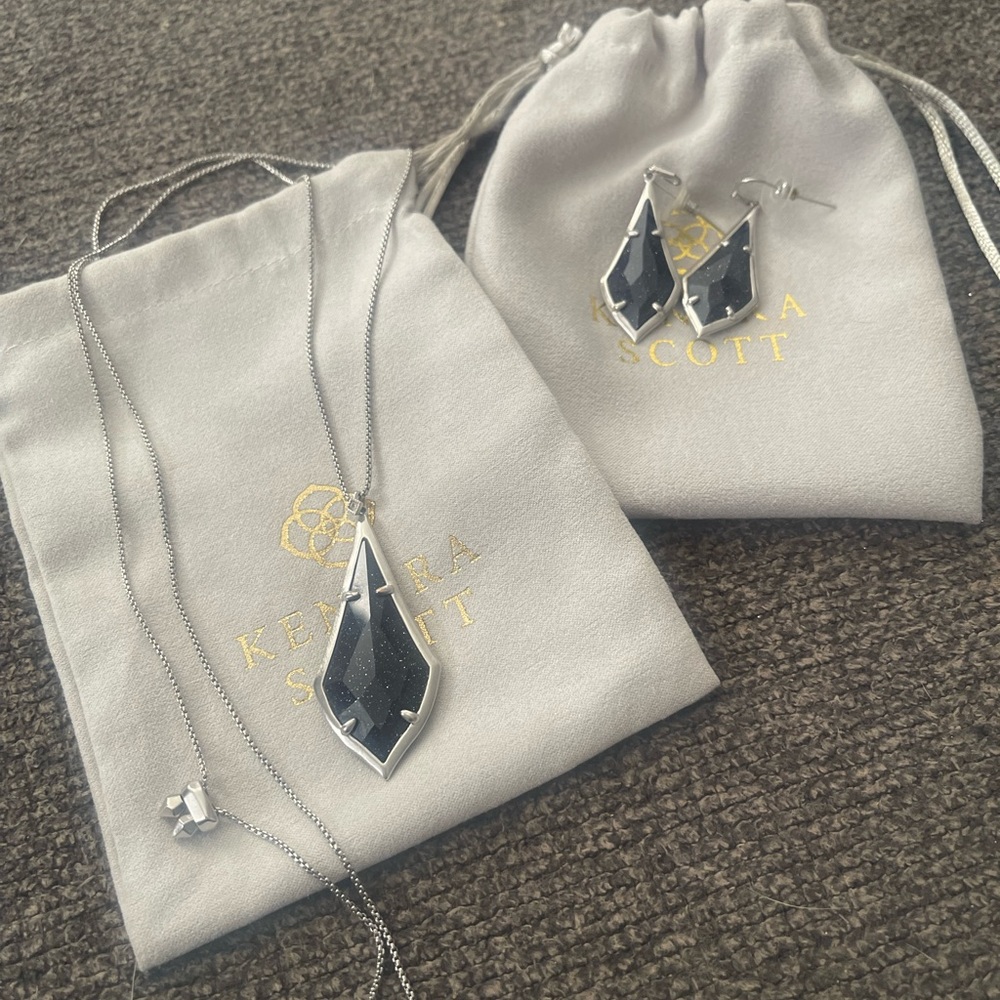 Kendra Scott, Navy and silver earrings and necklace brand new without tags!